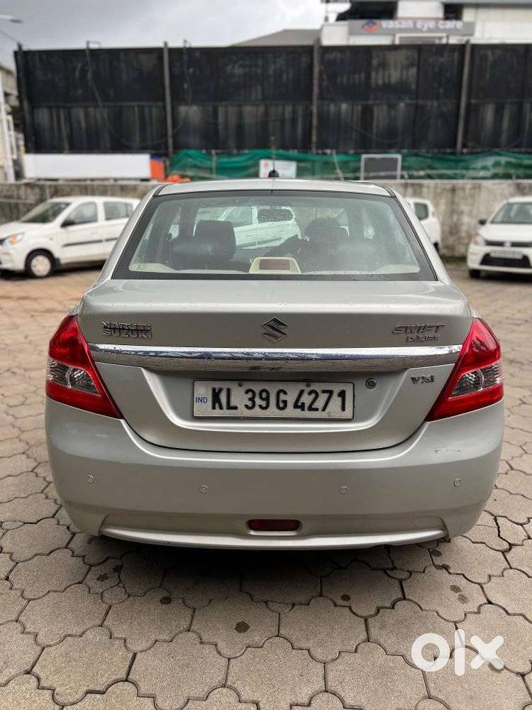 Maruti Suzuki Swift Dzire Vxi Optional, 2014, Petrol