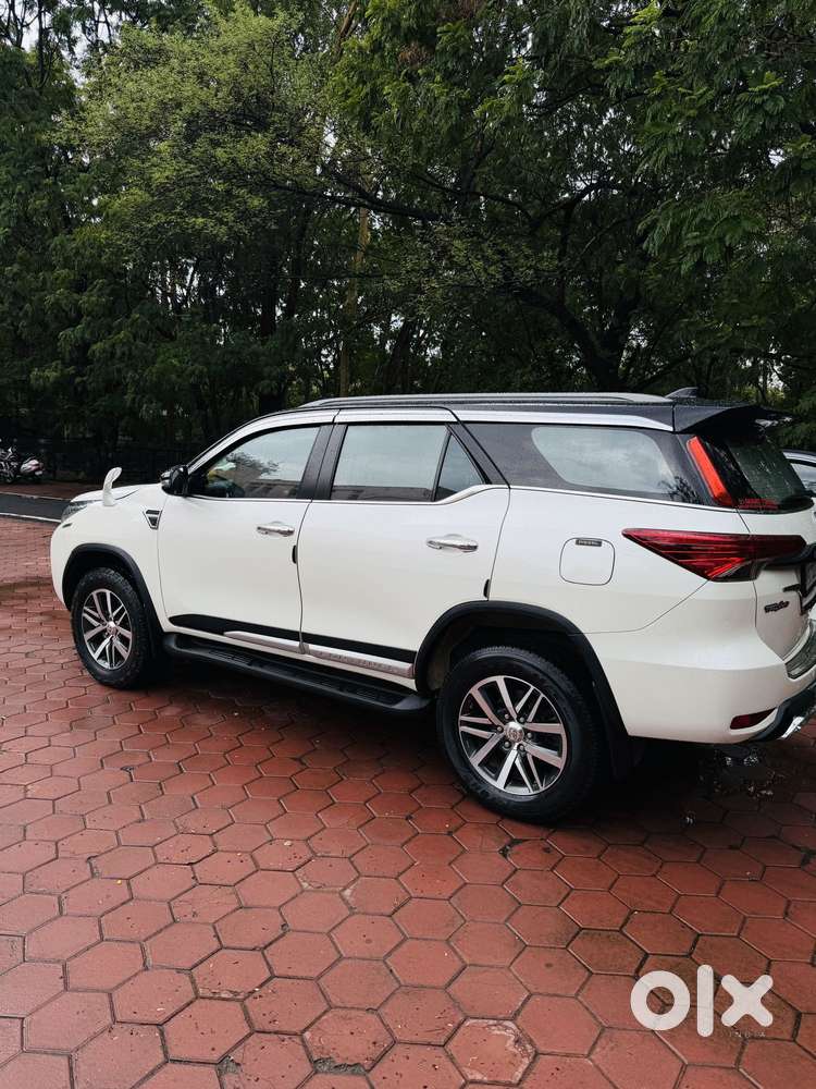 Toyota Fortuner 4x4 Manual Limited Edition, 2019, Diesel