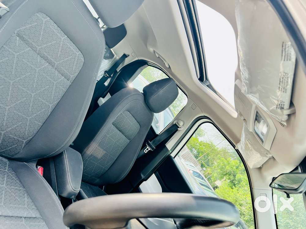 Tata Punch Creative Dual Tone Amt Sunroof, 2025, Petrol