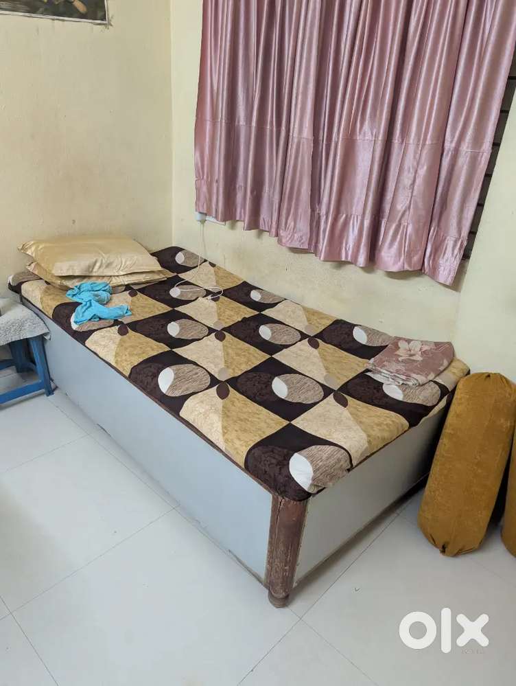 FOR SALE &ndash; SINGLE BED + FANS + PURE SANDALWOOD TABLE