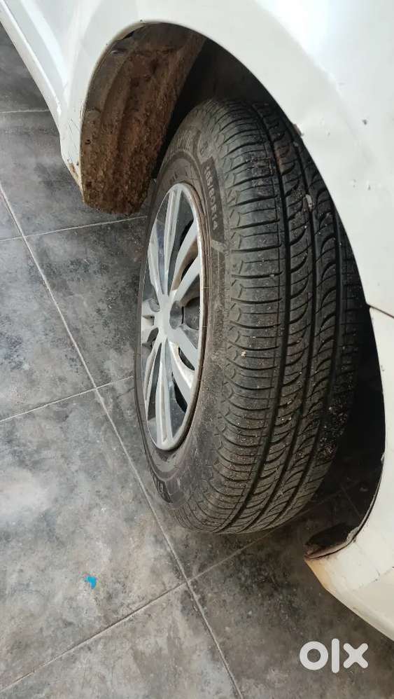 Maruti Suzuki Swift Dzire 2011