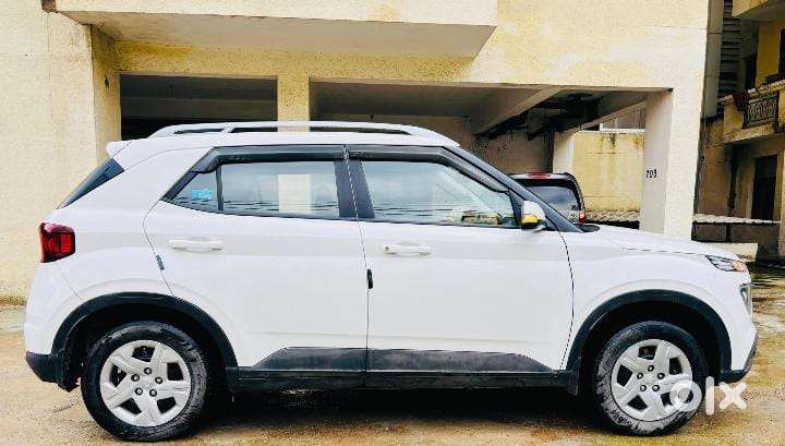 Hyundai Venue S Plus Mt 1.2 Kappa, 2022, Cng & Hybrids