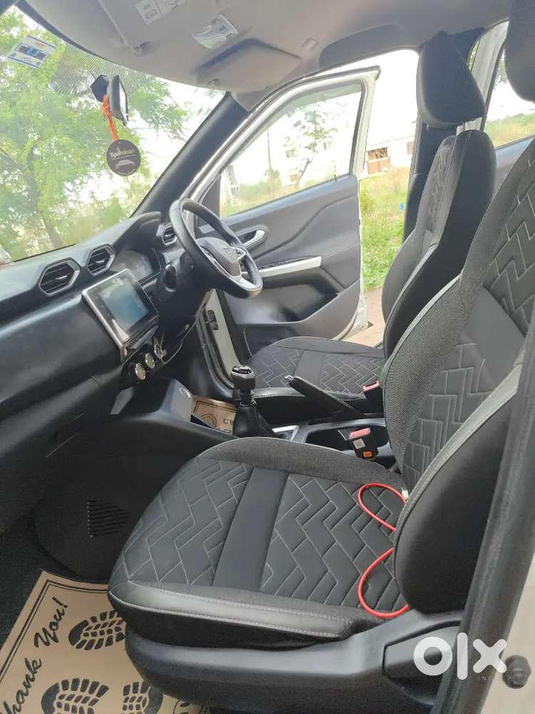 Nissan Magnite White Dual Tone For Sell