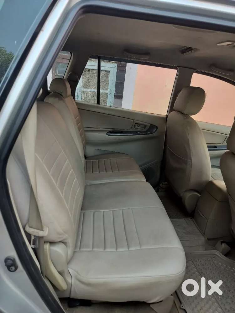 Toyota Innova 2.0 2010 Model