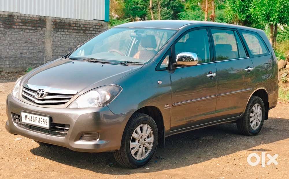 Toyota Innova 2.5 Vx 8 Seater Bs Iv, 2012, Diesel