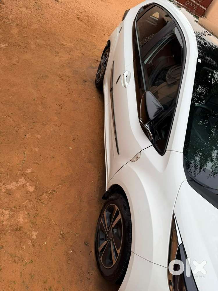 Tata Altroz 1.2 Petrol 2023