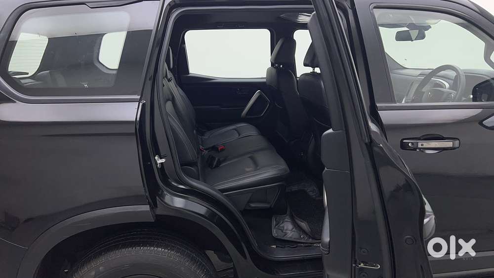 Mahindra Scorpio N Z8 Petrol Mt 7 Str, 2025, Petrol