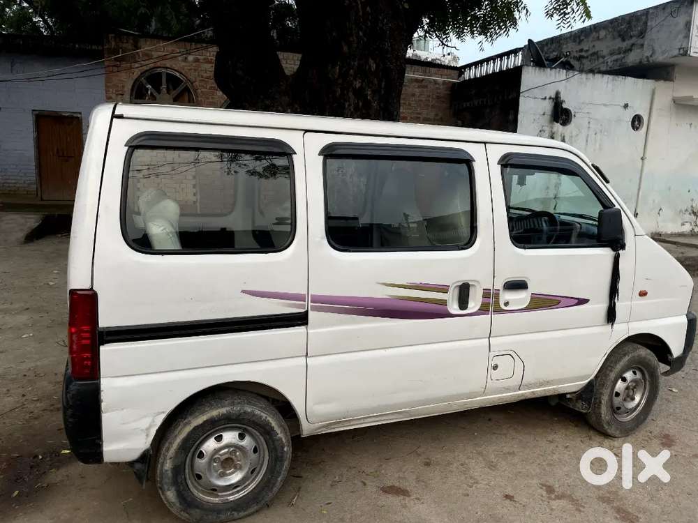Maruti Suzuki Eeco 2017 Petrol &cng 119400 Km Driven
