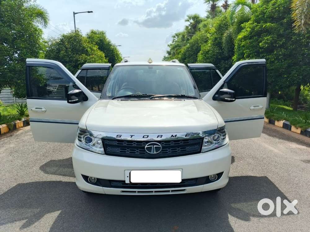 Tata Safari Storme 2016 - November
