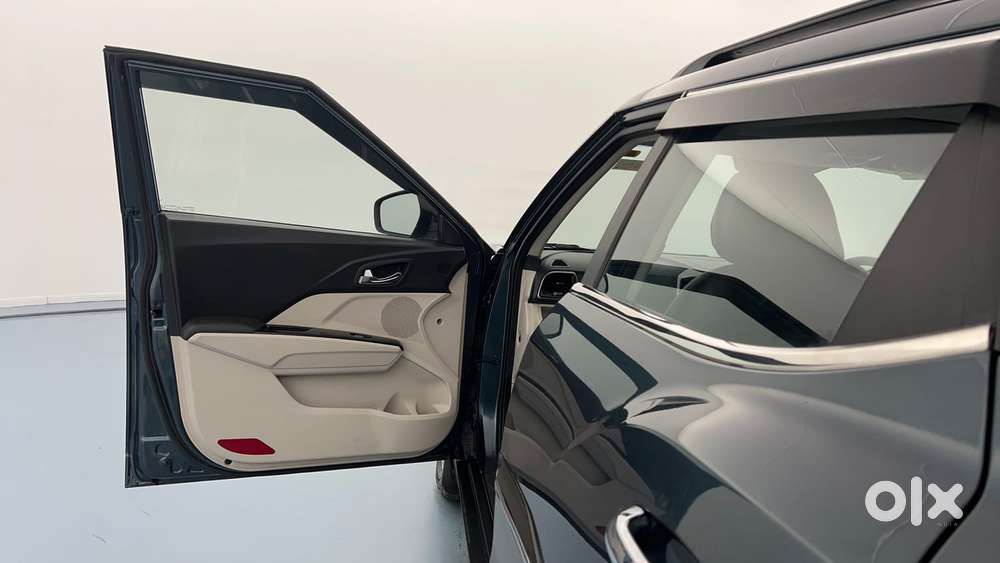 Mahindra Xuv300 W8 Diesel, 2023, Diesel