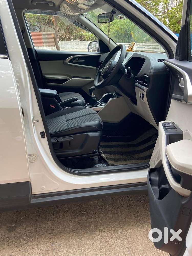 Kia Carens 2023 Diesel Well Maintained