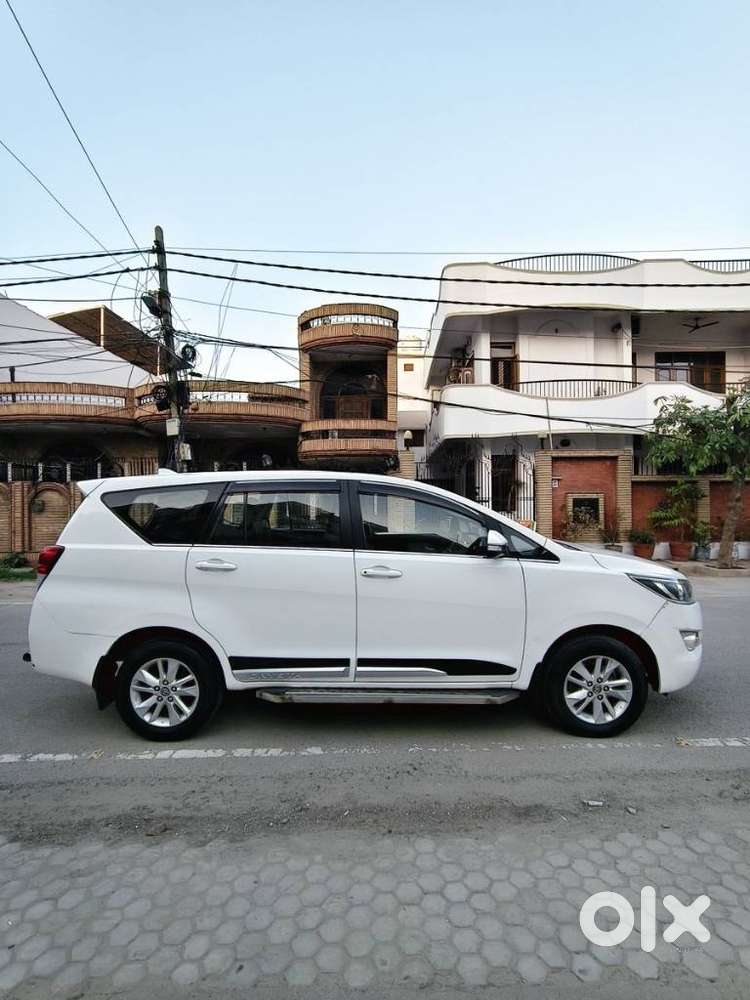 Toyota Innova Crysta 2.4 G Mt, 2017, Diesel