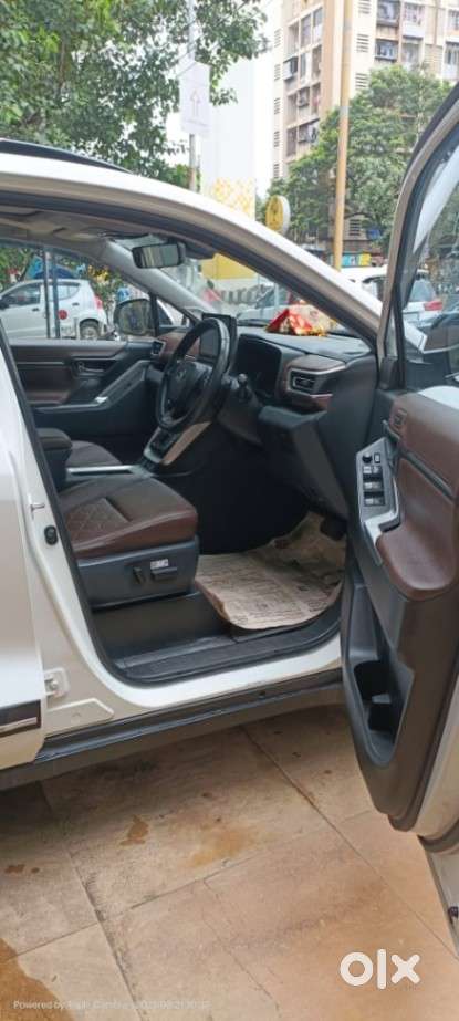 Toyota Innova Hycross 2.0 Zx (o) Hybrid 7 Str, 2023, Petrol