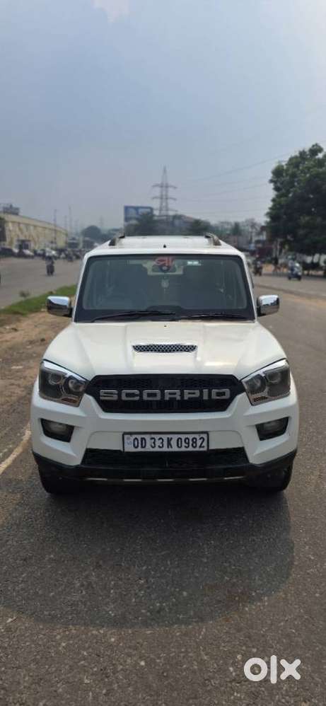 Mahindra Scorpio S10 8 Seater, 2016, Diesel