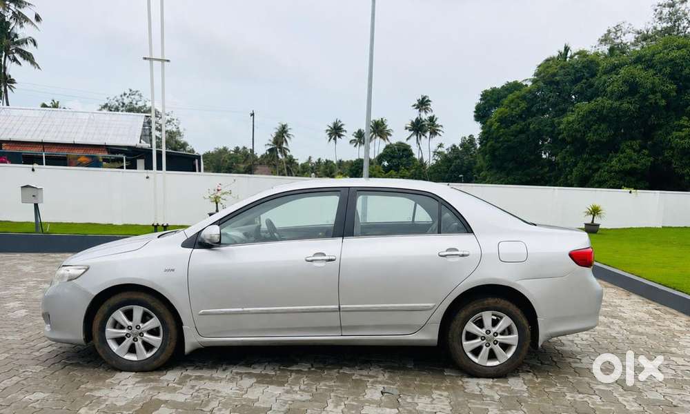 Toyota Corolla Altis 2011