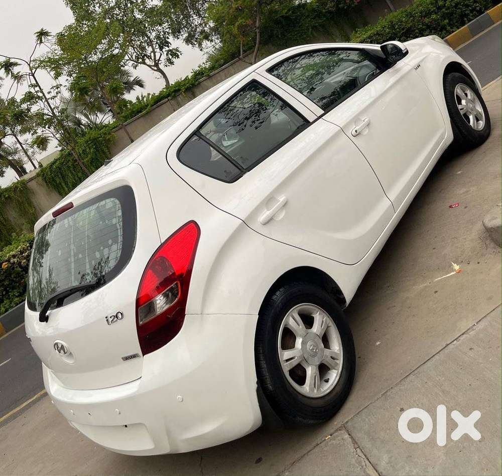 Hyundai I20 1.2 Asta, 2011, Cng & Hybrids