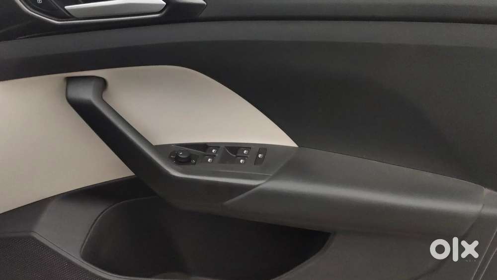 Volkswagen Taigun 1.0 Tsi Topline At, 2023, Petrol