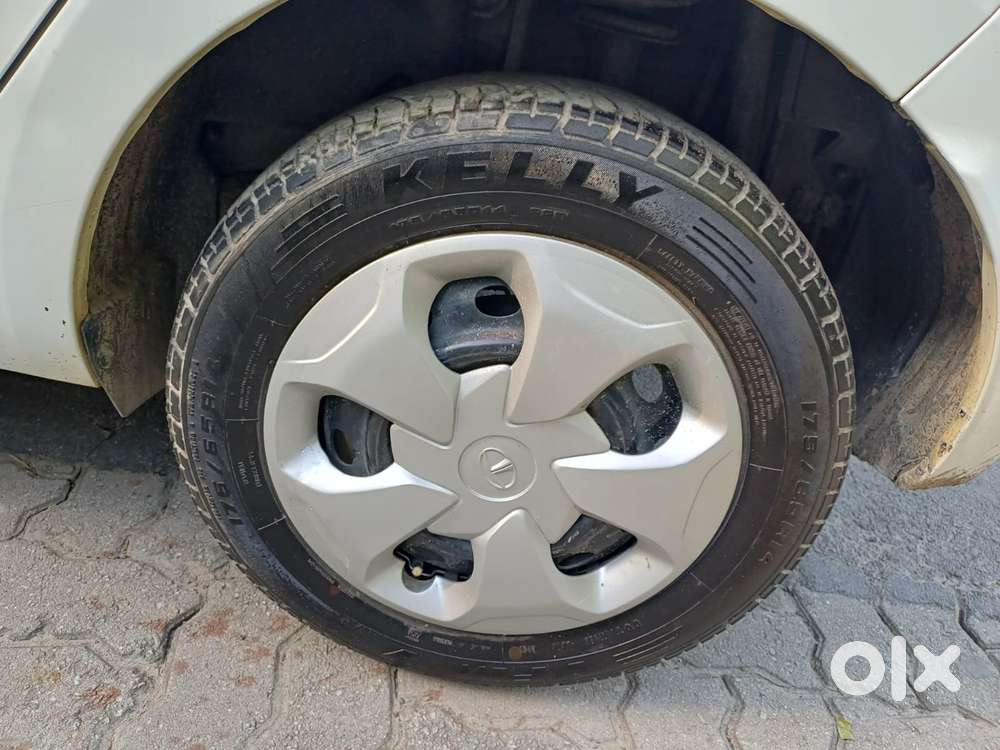 Tata Tiago 1.2 Revotron Xt (o), 2016, Petrol