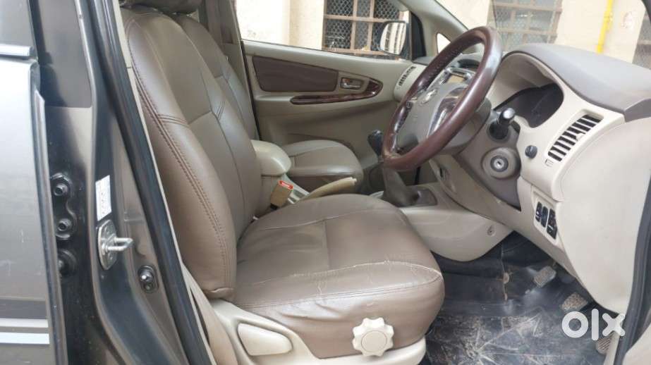 Toyota Innova 2.5 V 8 Str, 2014, Diesel