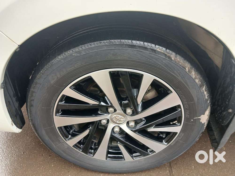 Toyota Innova Crysta 2.8z Automatic, 2021