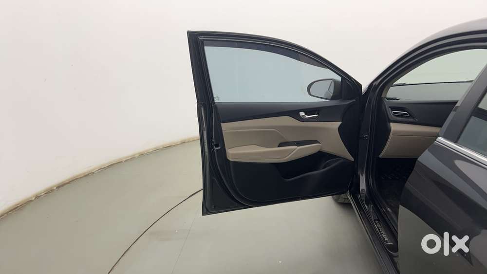 Hyundai Verna 1.5 Sx (o) Vtvt Ivt, 2022, Petrol