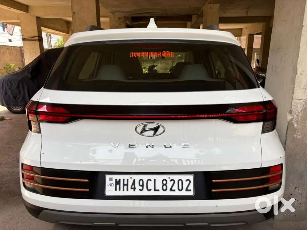 Hyundai Venue 2025 Diesel 11000 Km Driven