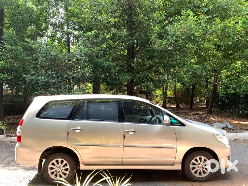 Toyota Innova (v ) Option 2013 Diesel Well Maintained