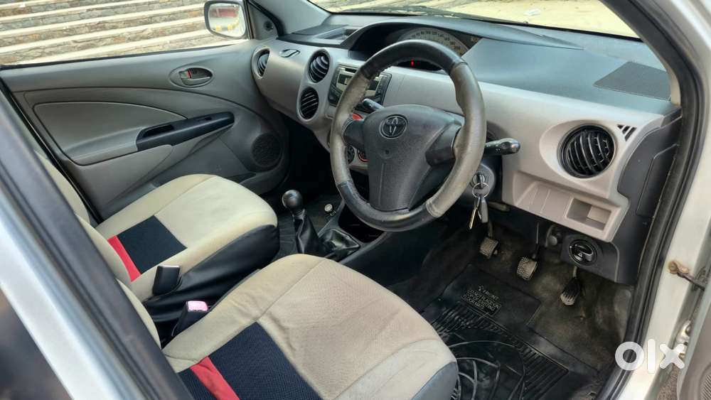 Toyota Etios, 2011, Petrol