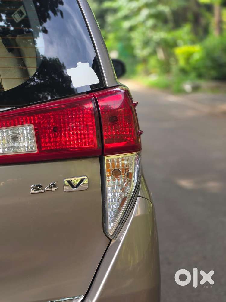 Toyota Innova Crysta 2.4 V, 2017, Diesel