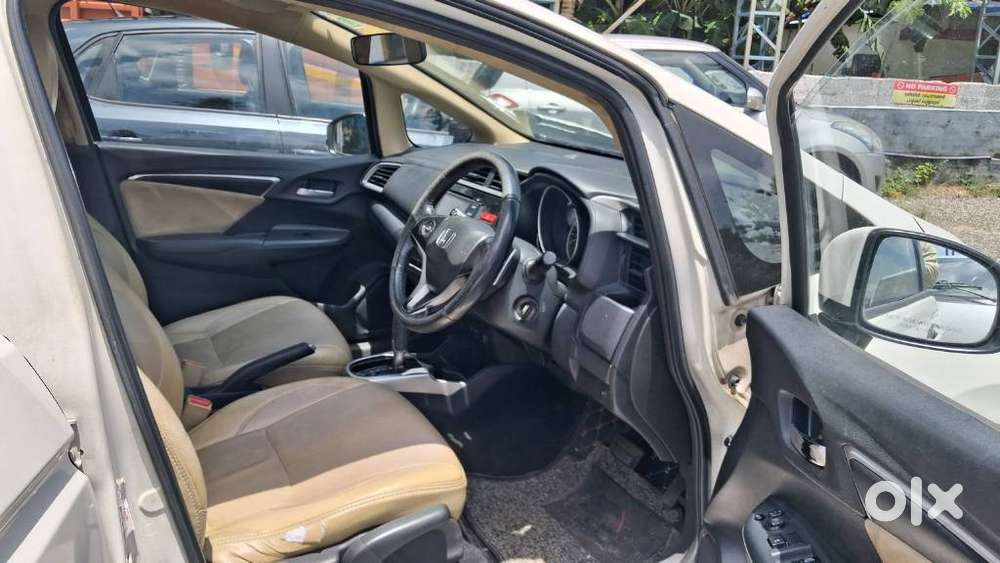Honda Jazz V Automatic, 2016, Petrol