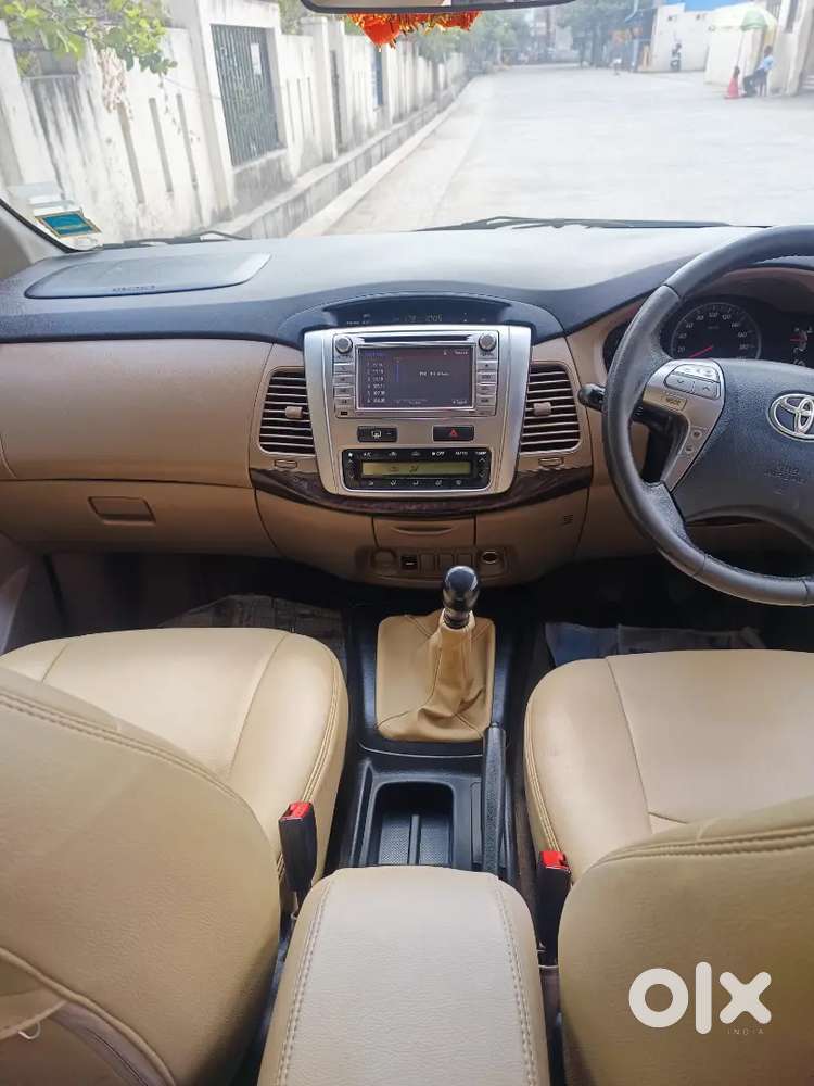 Toyota Innova Hycross 2015 Diesel 160000 Km Driven