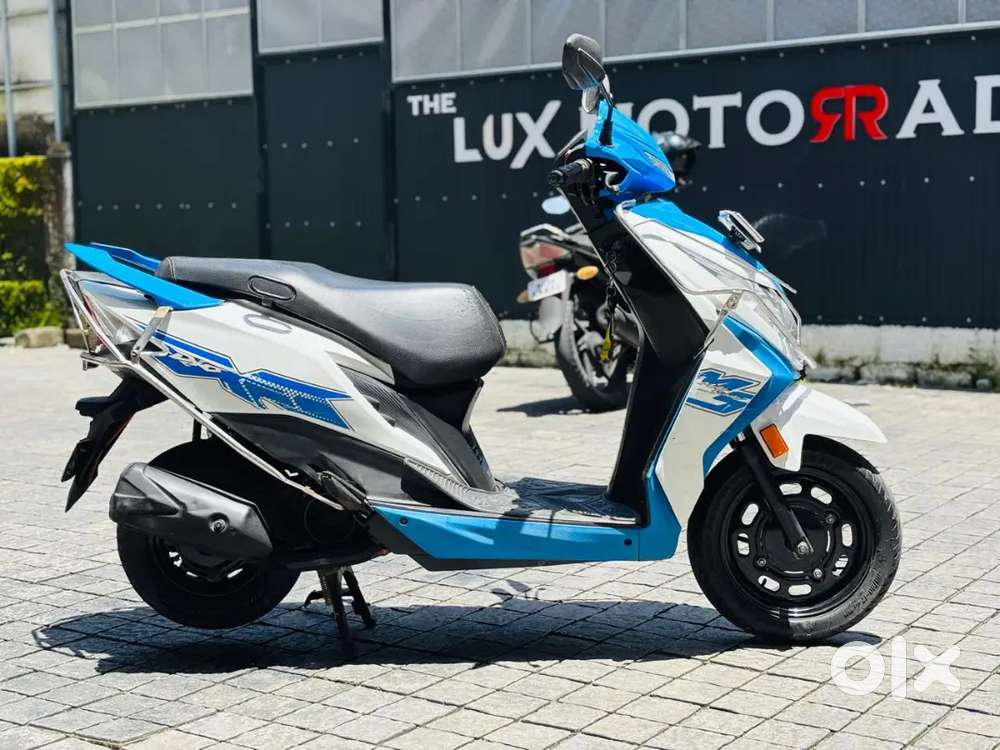 Jazzy Blue Honda Dio Blue And White Honda Dio Price In 2025