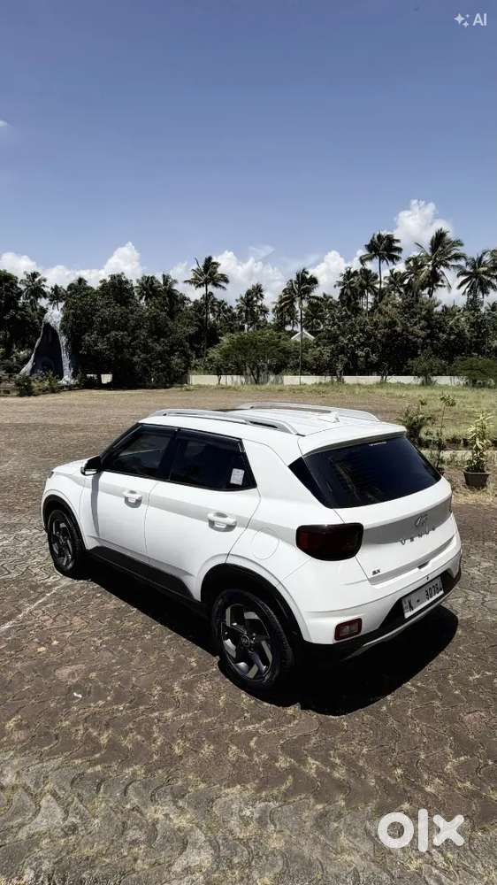 Diesel ( Bs 4 ) Venue Crdi 2019 Low Kilometre