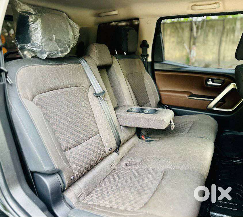 Mahindra Scorpio N Z2 Petrol Mt 7 Str (e), 2025, Petrol