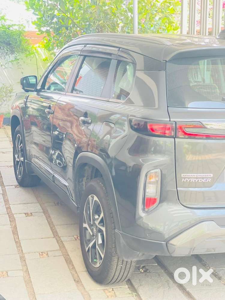 Toyota Urban Cruiser Hyryder 2025 Petrol Hybrid 2000 Km Driven