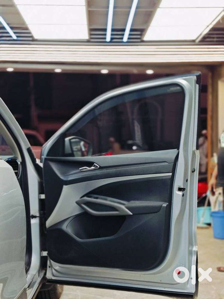 Skoda Kylaq Signature, 2025, Petrol