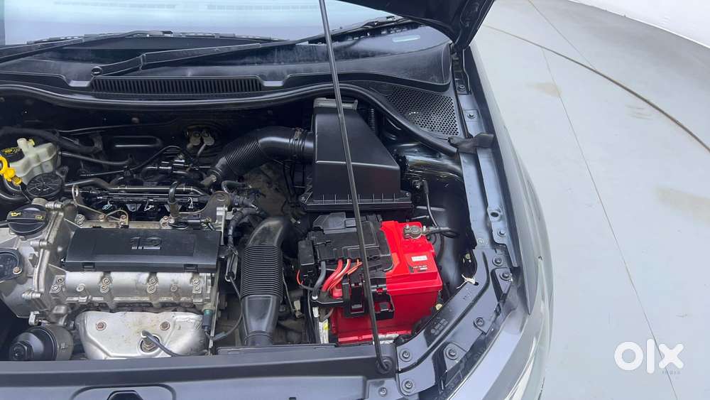 Volkswagen Polo Petrol Highline 1.2l, 2015, Petrol
