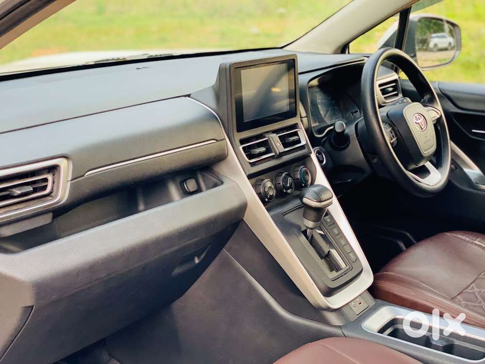 Toyota Innova Hycross 2.0 Gx 8 Str, 2024, Petrol