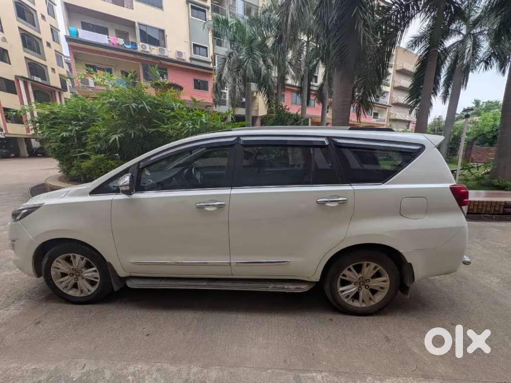 Innova Crysta 2.8z Automatic Well Maintained