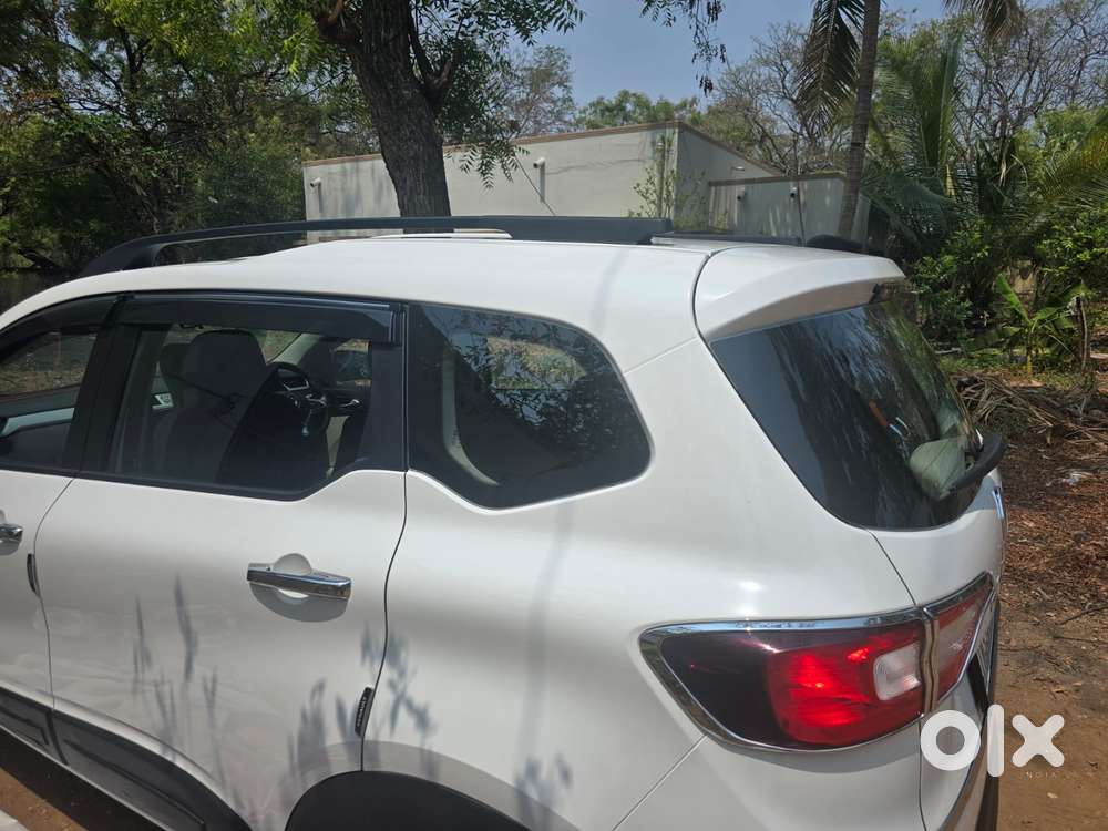 Renault Triber Rxz, 2025, Petrol