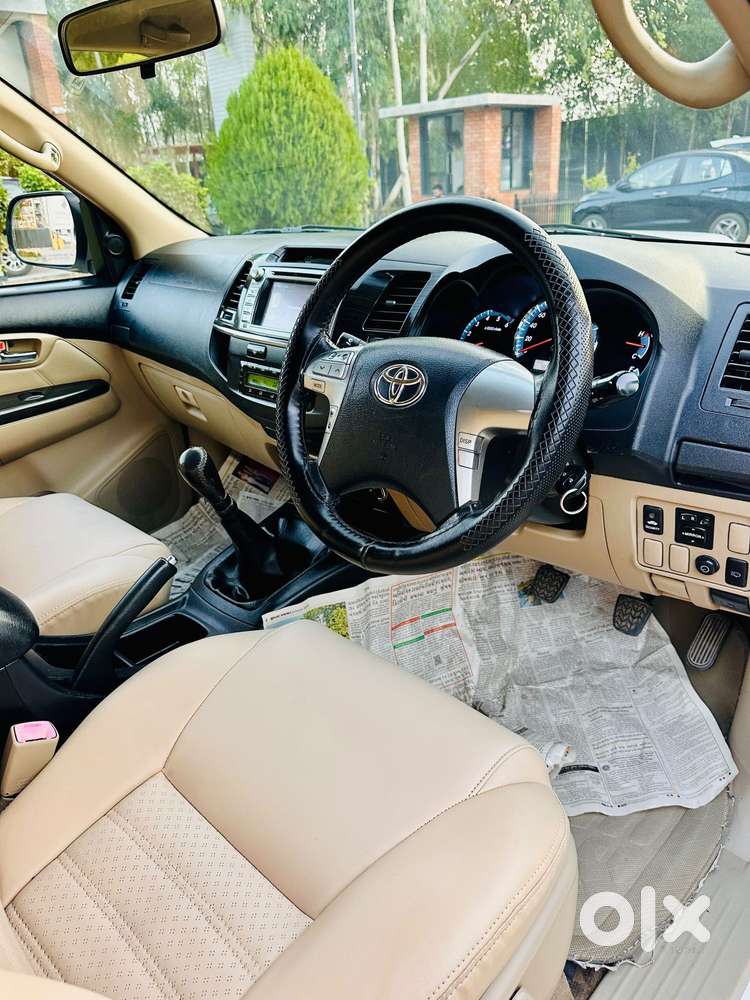 Toyota Fortuner 4x2 Manual, 2014, Diesel