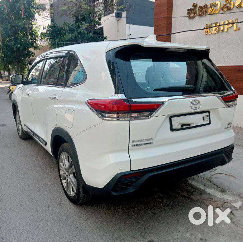 Toyota Innova Hycross 2.0 Zx Hybrid 7 Str, 2024, Petrol