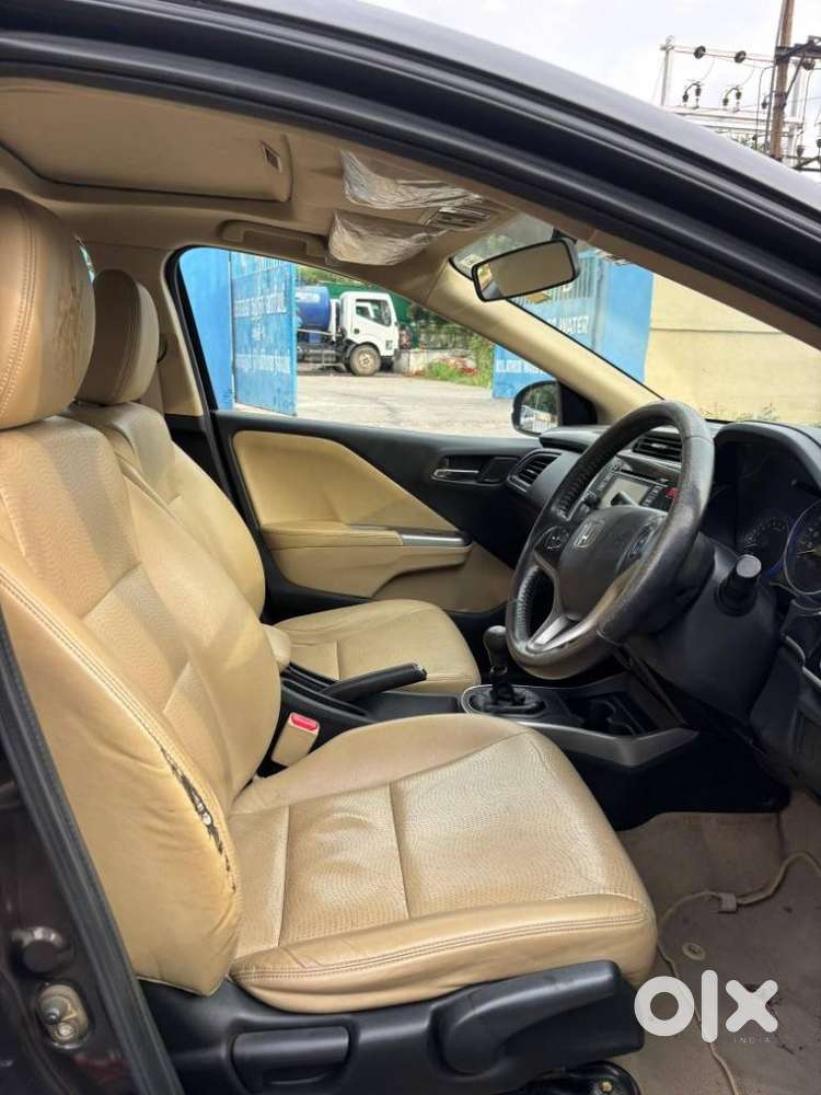 Honda City V Mt Sunroof, 2015, Petrol