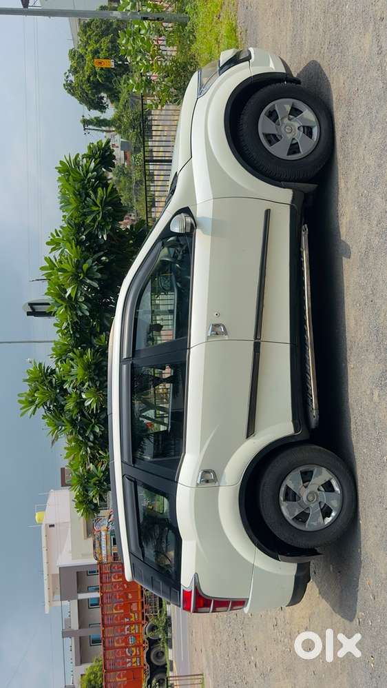 Mahindra Xuv500 2016 Year Car