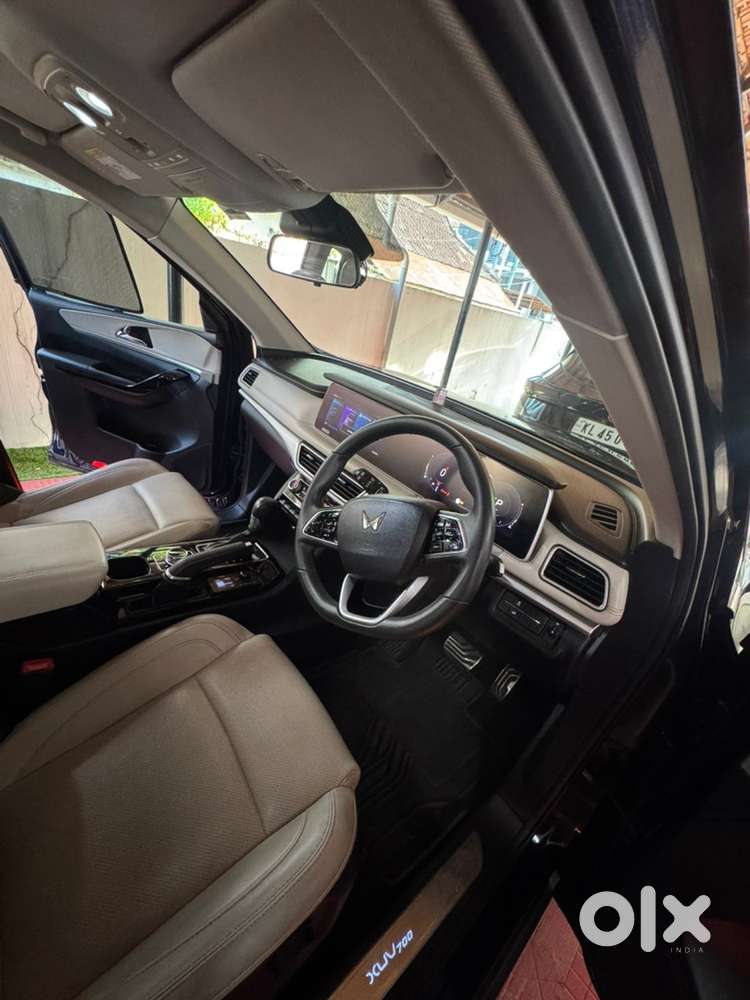 Mahindra Xuv700 Diesel Automatic Ax7 Midnight Black