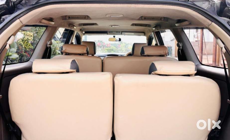 Toyota Innova 2.5 Vx 8 Seater Bs Iv, 2015, Diesel