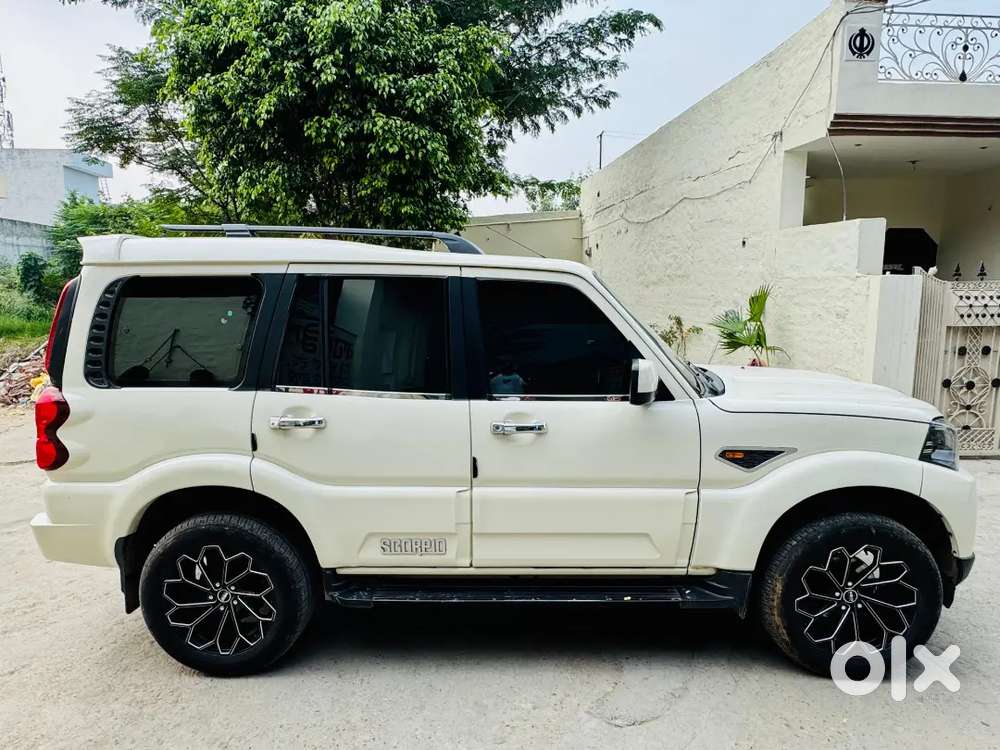 Mahindra Scorpio Classic 2016 Diesel Manual