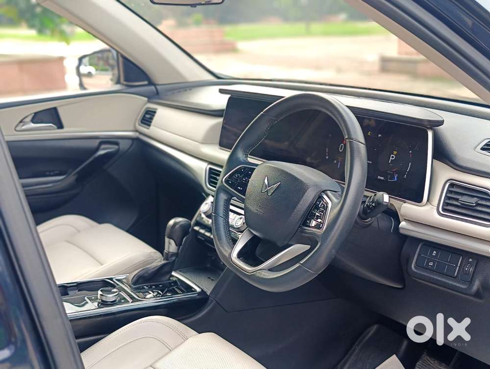 Mahindra Xuv700 2.0 Ax 7 Petrol At Luxury Pack Str, 2022, Petrol