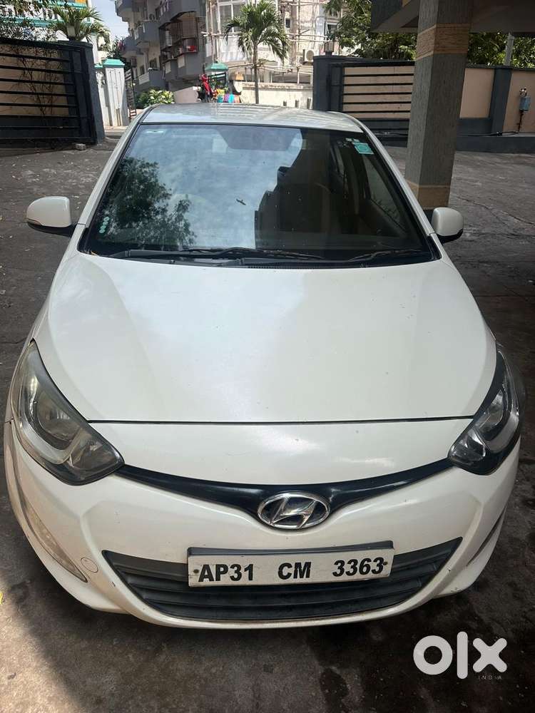 Women Driven Hyundai I20 Asta Diesel – Well Maintained