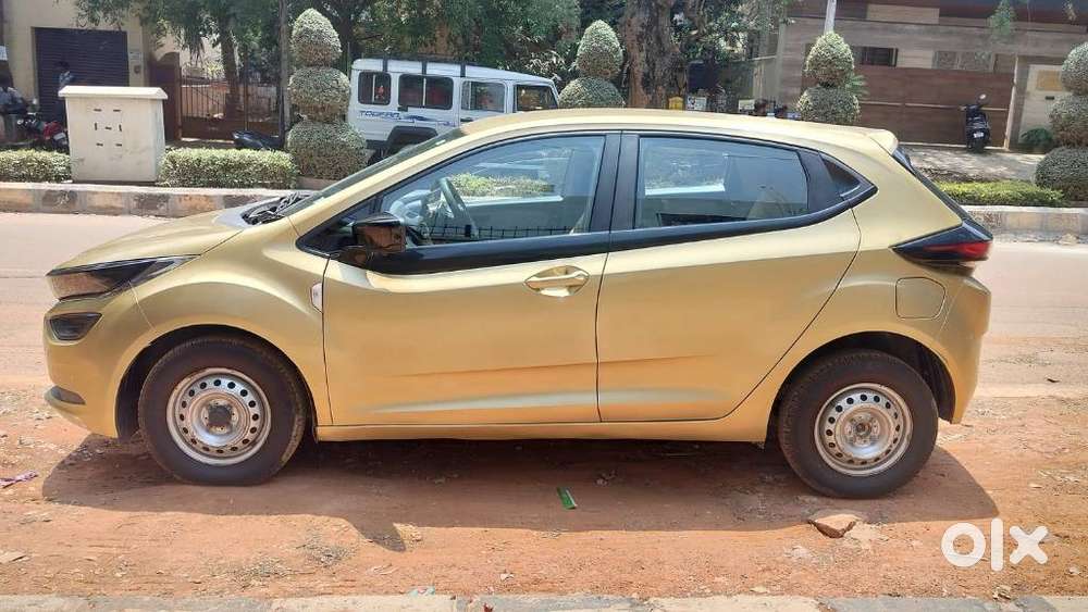 Tata Altroz 1.2 Xe, 2020, Petrol